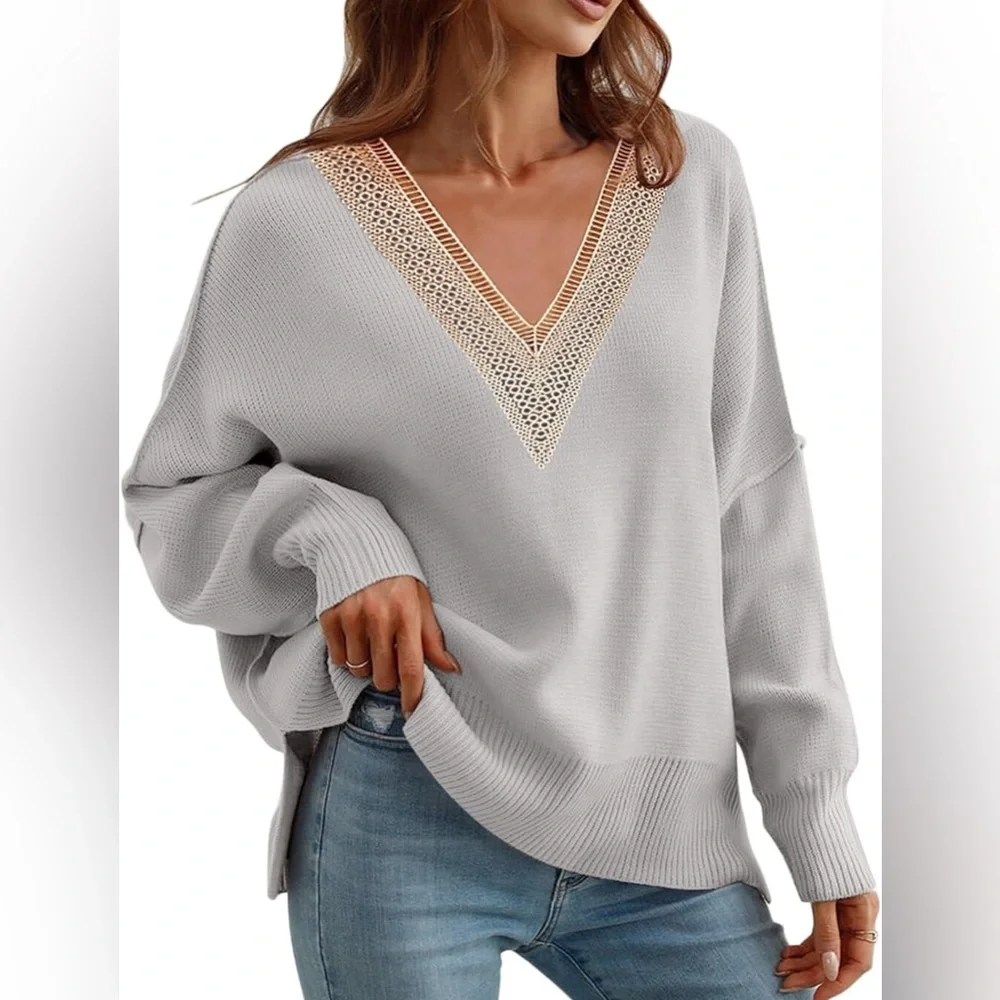 NWT Women's Sweater Size Small Lace V Neck Oversized
